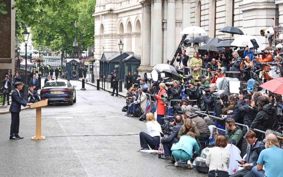 Rishi Sunak gave his farewell speech before leaving Downing Street for an audience with the King