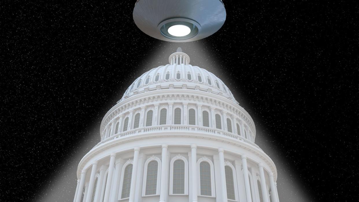 ufo, unidentified flying object and the dome of the capitol usa 3d render, 3d rendering