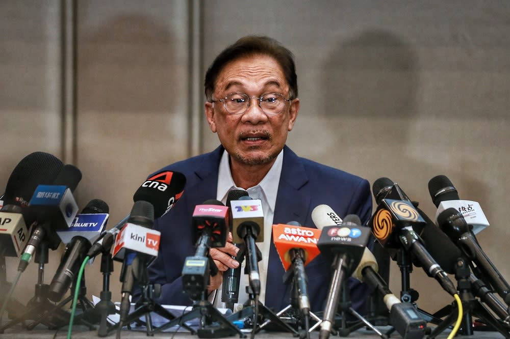 PKR president Datuk Seri Anwar Ibrahim speaks during a press conference in Kuala Lumpur September 23, 2020. — Picture by Ahmad Zamzahuri