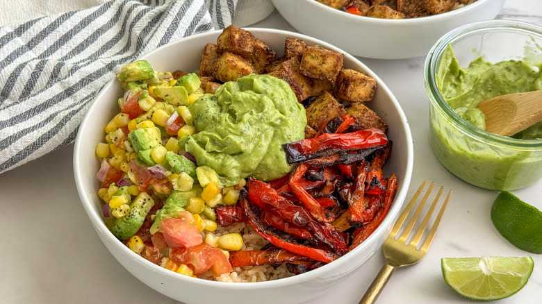 tofu bowl with dressing