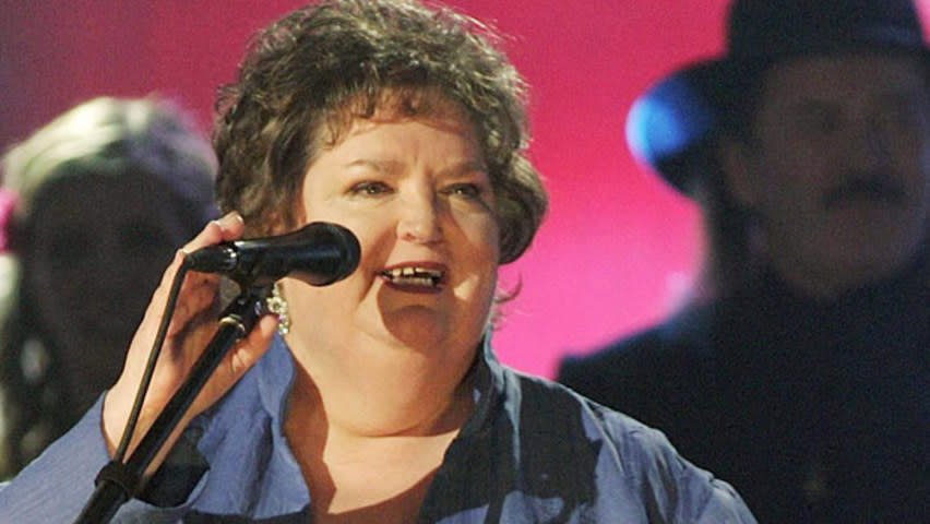 Beloved singer Rita MacNeil dies at 68