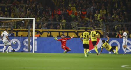 Football Soccer - Borussia Dortmund v Real Madrid - UEFA Champions League group stage - Group F - Signal Iduna Park stadium, Dortmund, Germany - 27/09/16 - Real Madrid's Cristiano Ronaldo scores a goal REUTERS/Kai Pfaffenbach