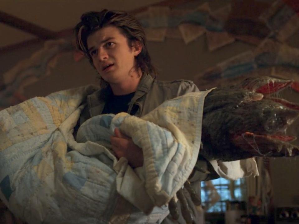 Steve Harrington demodog Stranger Things 2