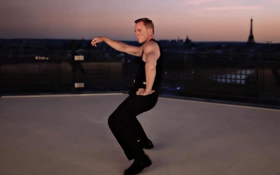 Daniel Craig shows off his dancing skills in the new Belvedere Vodka advert - Belvedere Vodka