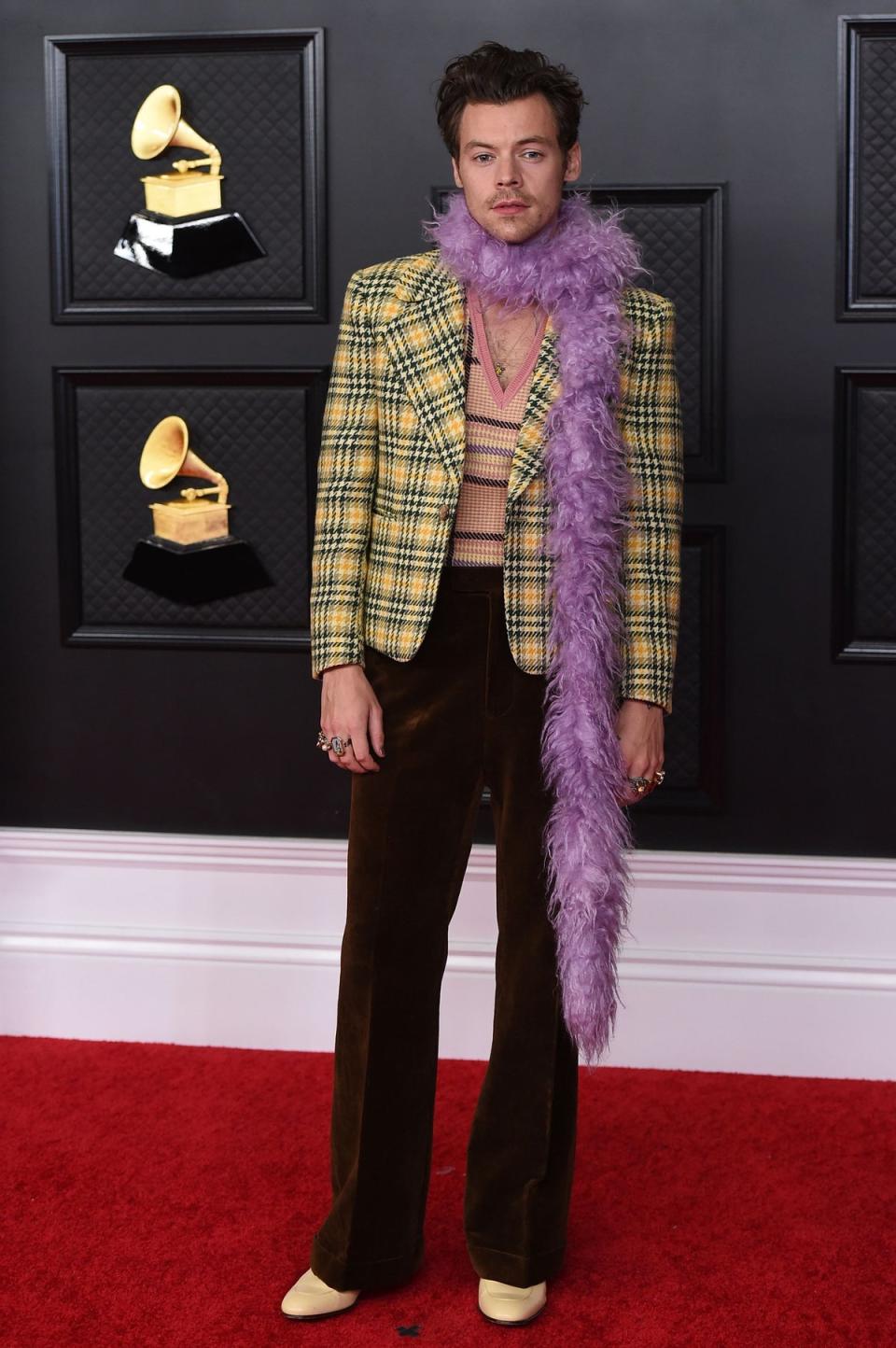 Φορώντας Gucci στα βραβεία Grammy 2021 (Jordan Strauss/Invision/AP)