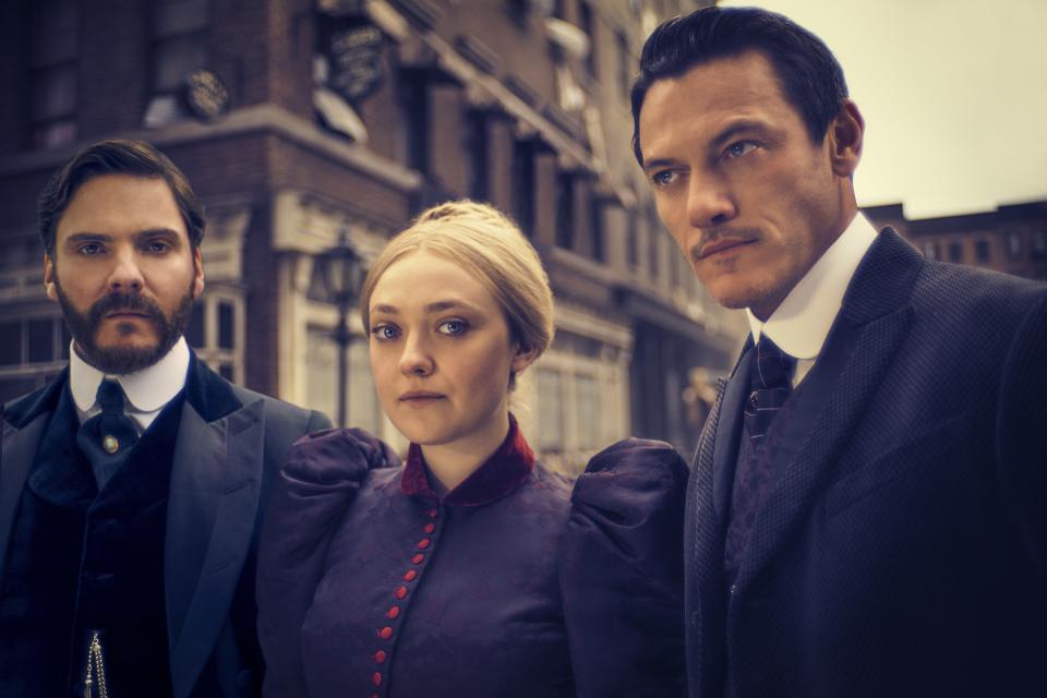 Daniel Brühl, Dakota Fanning and Luke Evans in <em>The Alienist</em>