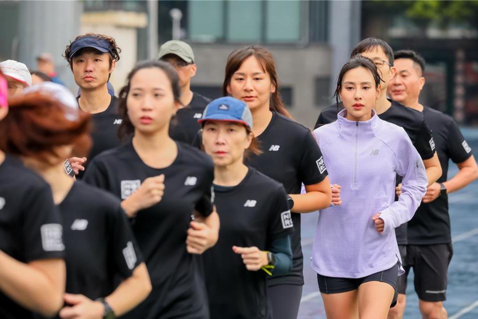 活動特別邀請日前挑戰紐約全馬完賽的運動女神房思瑜一同參與（圖片來源：渣打銀行提供）