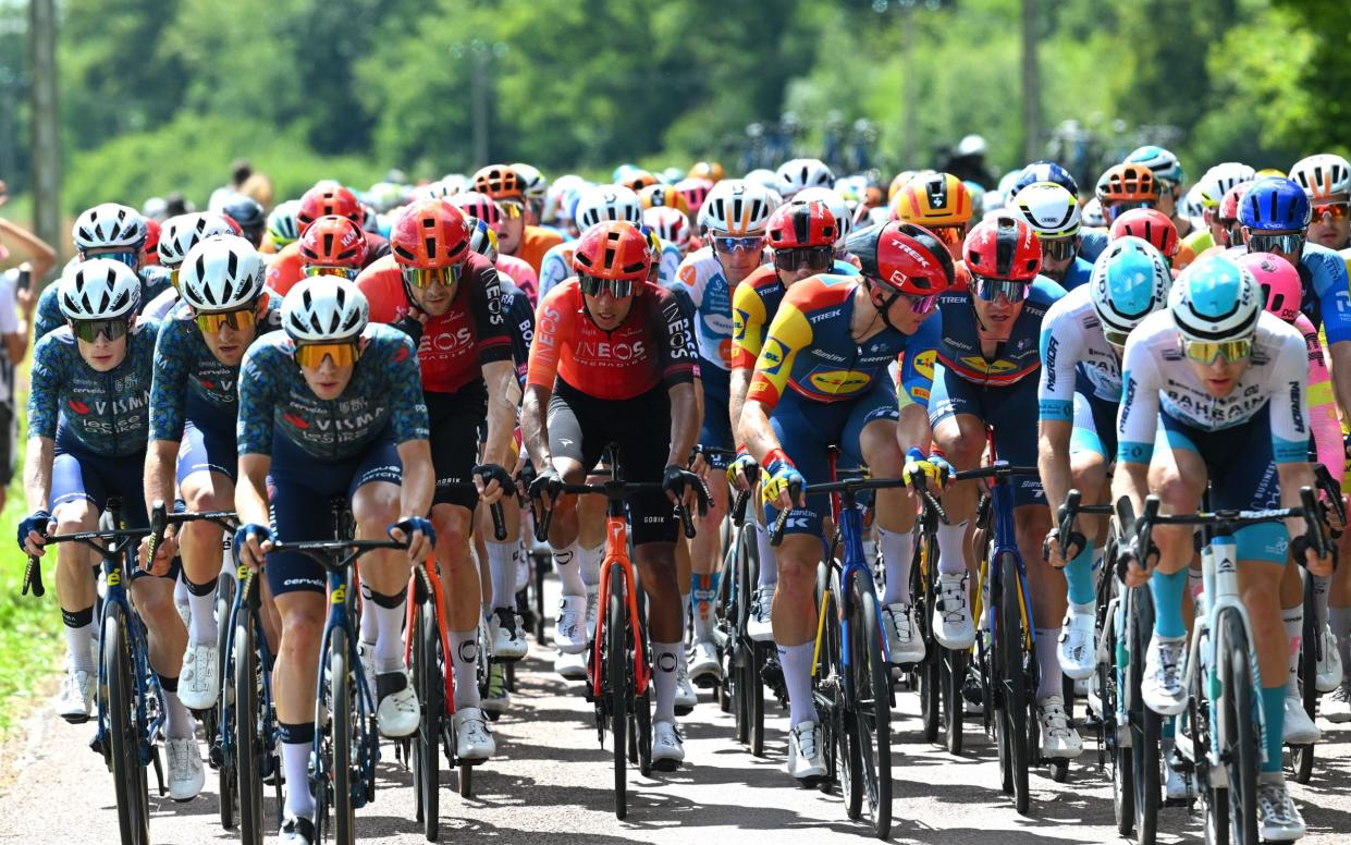 The peloton going along on stage six