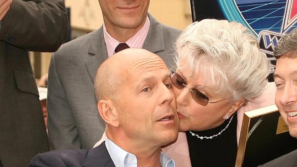 Bruce Willis con madre / Cortesía 