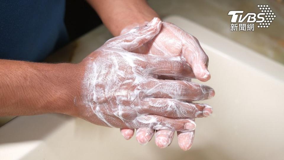 許多人不知道該如何正確地洗手。（示意圖／shutterstock達志影像）