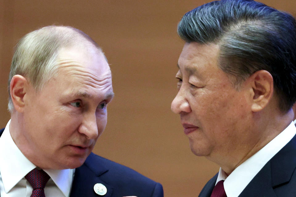 Xi with Putin in Uzbekistan on Sept. 16.<span class="copyright">Sergei Bobylev—AP/Shutterstock</span>