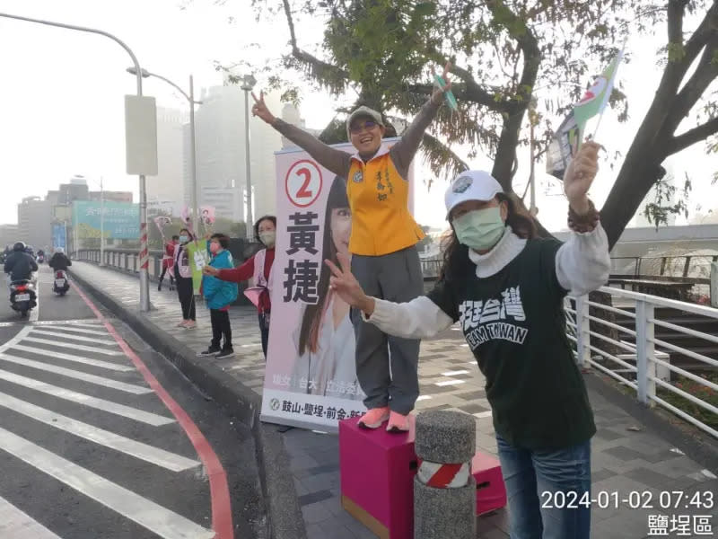 ▲議員李喬如說，她非常努力在拉票，黃捷一定要在鼓山、鹽埕為民進黨開出漂亮的票數。（圖／黃捷競總提供）