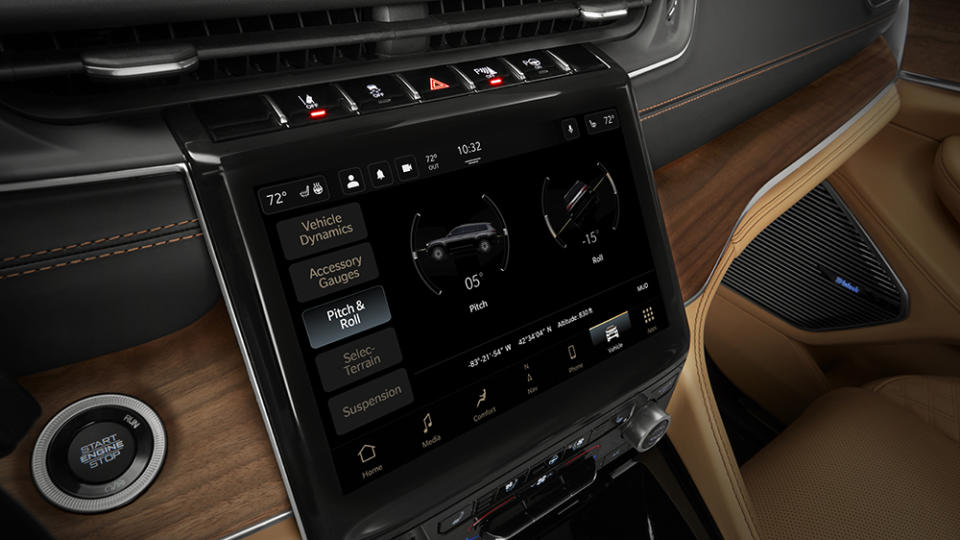 2021 Jeep® Grand Cherokee L Summit Reserve features a standard Uconnect 5 10.1-inch digital touchscreen with off-road pitch and roll display.