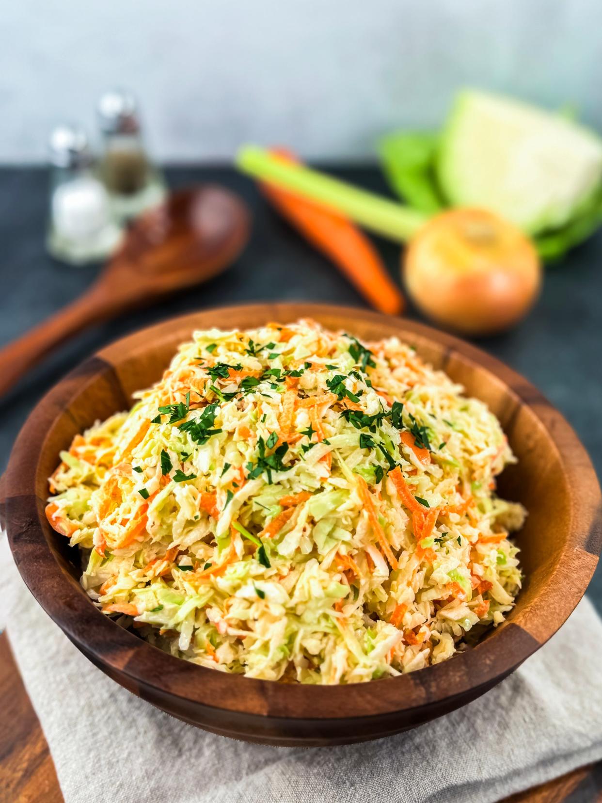 Quick and Easy Southern Coleslaw goes extremely well with hamburgers, hotdogs, pulled pork sandwiches, fried chicken, fried fish, and barbecued ribs.