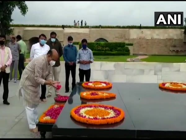 Karnataka Chief Minister Basavaraj Bommai pays tribute to Mahatma Gandhi at Raj Ghat (Photo/ANI)