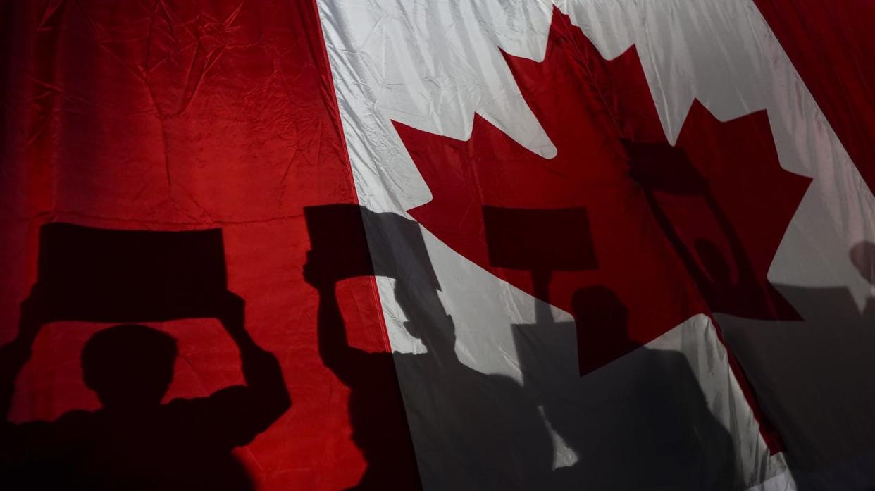 <span class="caption">Supporters take part in a rally as Liberal Leader Justin Trudeau makes a campaign stop in Peterborough, Ont., on the weekend before the Sept. 20 election.</span> <span class="attribution"><span class="source">THE CANADIAN PRESS/Sean Kilpatrick </span></span>