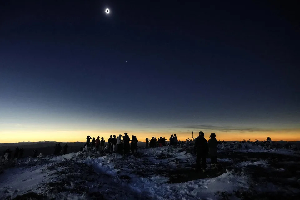  eclipse (Robert F. Bukaty / AP)