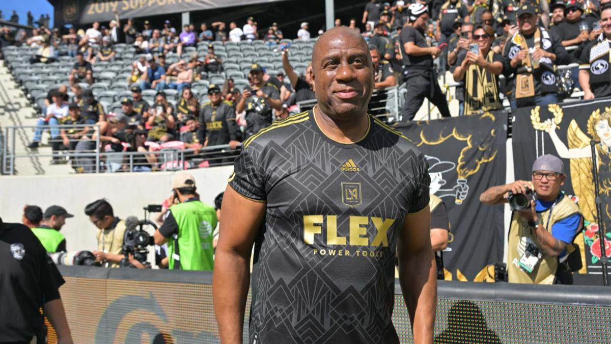 Magic Johnson could bridge gap for Commanders fans, organization, Pro  Football Talk