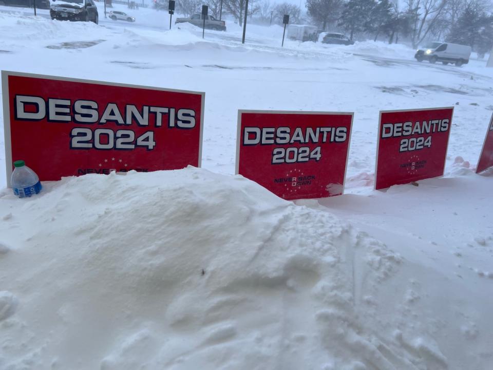 The entrance to DeSantis campaign headquarters in Des Moines. Snow and freezing temperatures have forced numerous campaign events to be cancelled.