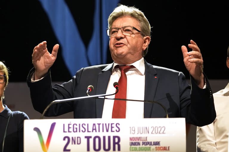 Jean-Luc Mélenchon durante un discurso a sus partidarios tras las elecciones