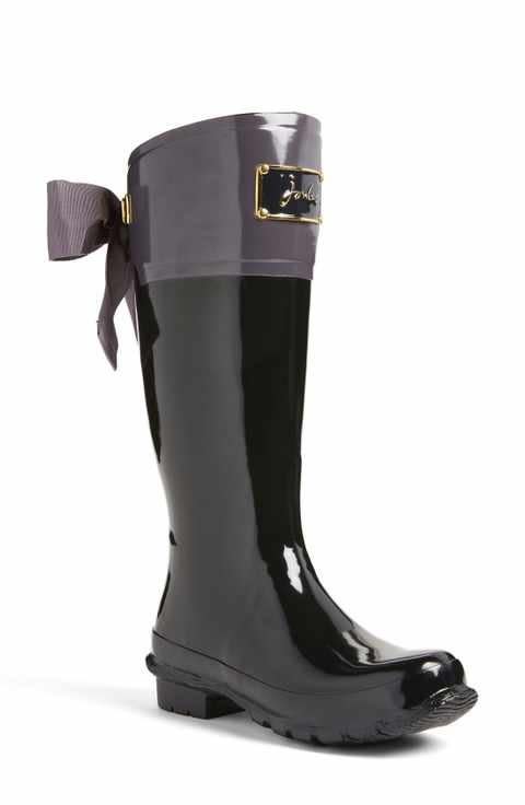 <a href="http://shop.nordstrom.com/s/joules-evedon-rain-boot-women/3877627?origin=category-personalizedsort&amp;fashioncolor=SLATE%20GREY" target="_blank">Shop them here</a>.&nbsp;