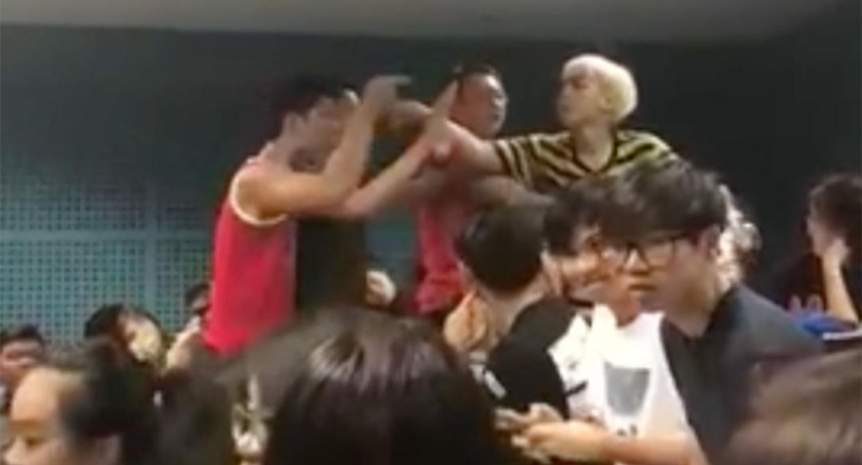 A screenshot of the fight that reportedly occurred in a Temasek Polytechnic lecture theatre.