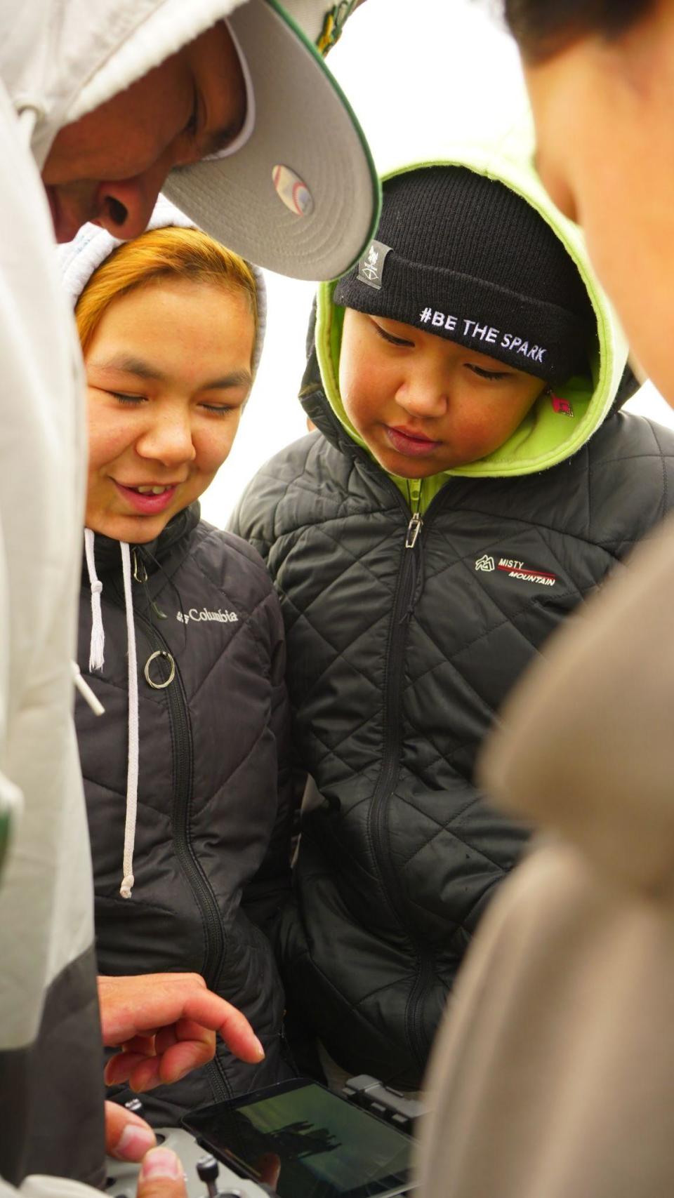 Kids in Quaqtaq recorded and filmed the song, Shine Bright with the help of the N'we Jinan team.