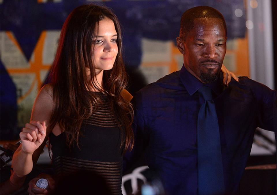 Se cree que Katie Holmes y Jamie Foxx comenzaron a salir en el verano de 2013, un año después del divorcio de la actriz y Tom Cruise. De esa fecha es esta imagen de ambos en un evento benéfico en Nueva York, aunque aún nadie sospechaba que eran pareja. (Foto: Shahar Azran / WireImage / Getty Images).