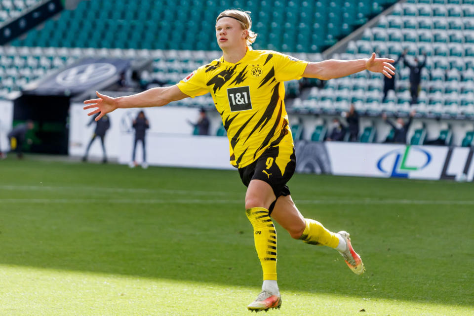 WOLFSBURG, GERMANY - APRIL 24: (BILD ZEITUNG OUT) Erling Haaland of Borussia Dortmund celebrates after scoring his team's second goal during the Bundesliga match between VfL Wolfsburg and Borussia Dortmund at Volkswagen Arena on April 24, 2021 in Wolfsburg, Germany. (Photo by Mario Hommes/DeFodi Images via Getty Images)