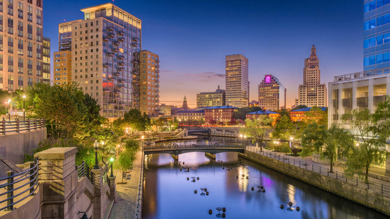 Providence, Rhode Island, USA park and skyline.