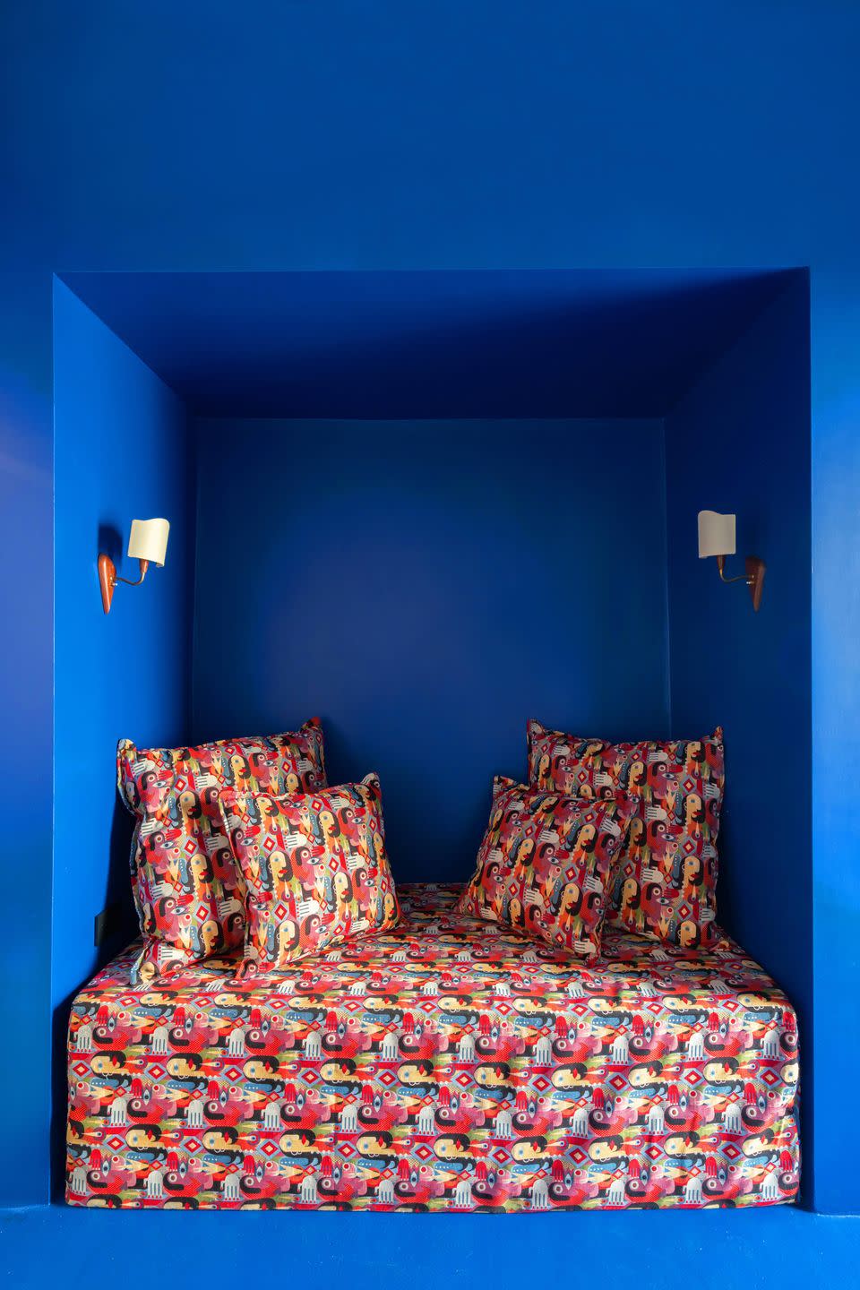 studiotamat rome apartment blue alcove