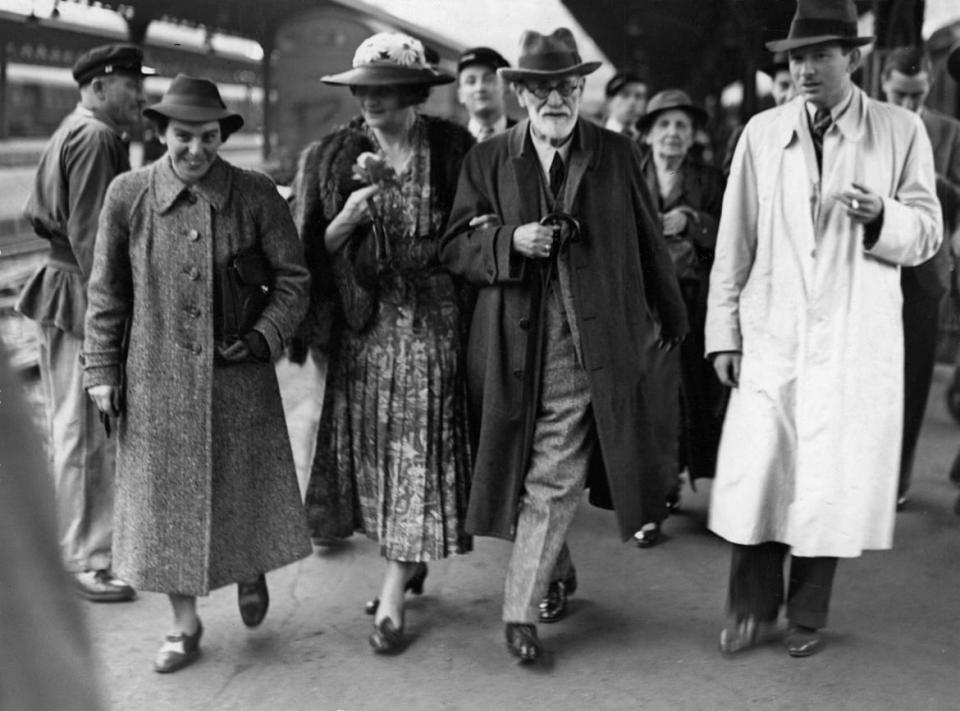 <div class="inline-image__caption"><p>Sigmund Freud, center, arrives in Paris after leaving Vienna en route to London in June 1938. He is accompanied by his daughter Anna, left, Marie Bonaparte, center left, and her son Prince Peter of Greece, right.</p></div> <div class="inline-image__credit">Pictorial Parade/Getty</div>