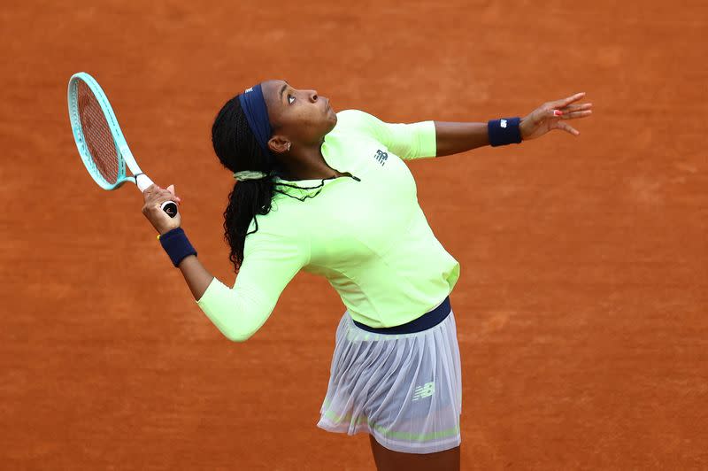 Coco Gauff de EE.UU. en acción durante su partido de primera ronda contra la rusa Julia Avdeeva en el Abierto de Francia - Roland Garros, París