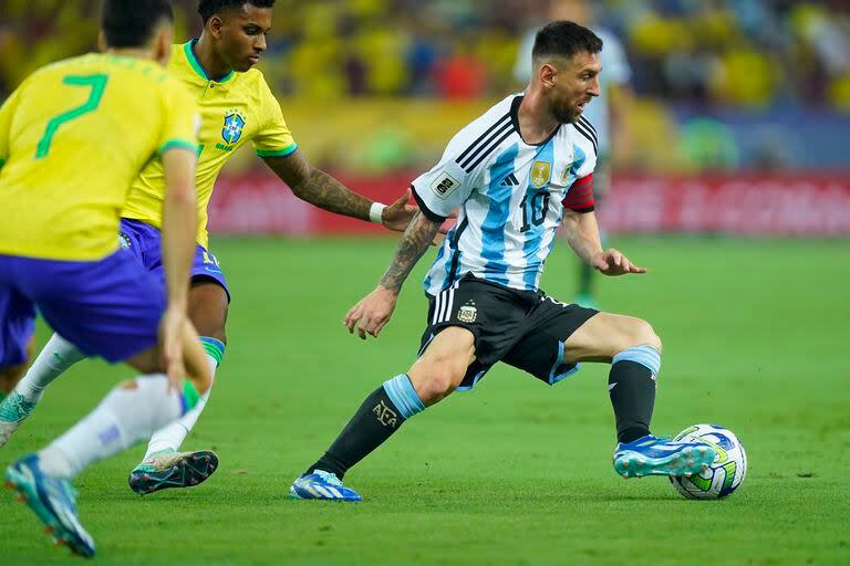 Frente a Brasil en el Maracaná, por las eliminatorias para el Mundial 2026, la última presentación de la Argentina; en marzo, la selección jugará con Nigeria y Costa de Marfil en China