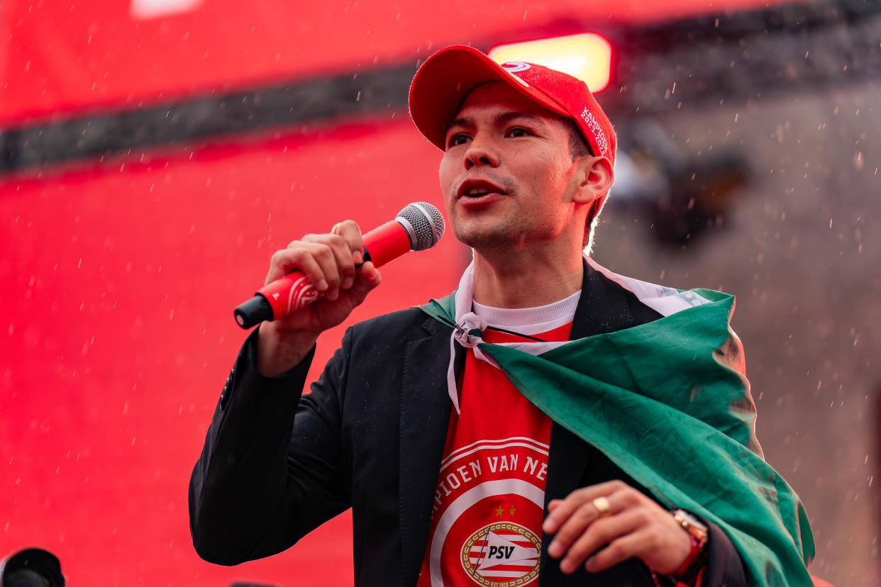 Hirving Lozano festejando su título con el PSV en mayo pasado. (Joris Verwijst/BSR Agency/Getty Images)