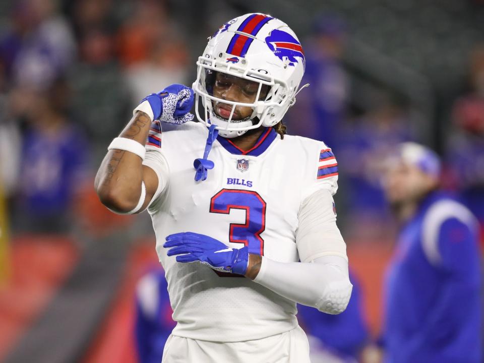 Buffalo Bills safety Damar Hamlin (3) warms up prior to the game against the Buffalo Bills and the Cincinnati Bengals on January 2, 2023, at Paycor Stadium in Cincinnati, OH.