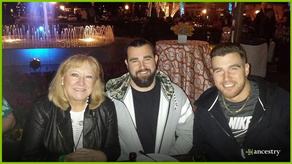 donna kelce with jason and travis