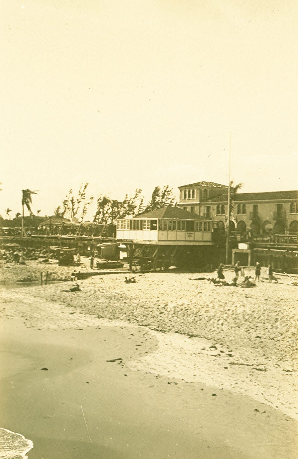 Across the street from the beach-bound entrance to the pier was Gus' Baths, a saltwater pool complex.