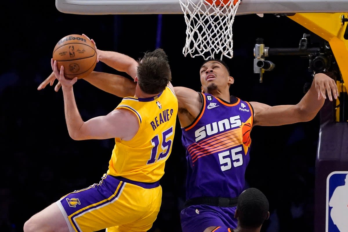 DEP-BAS SUNS-LAKERS (AP)