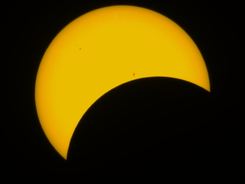 The solar eclipse of April 8, as imaged by the Odyssey Pro equipped with Unistellar’s solar filter (no external editing). - Image: George Dvorsky