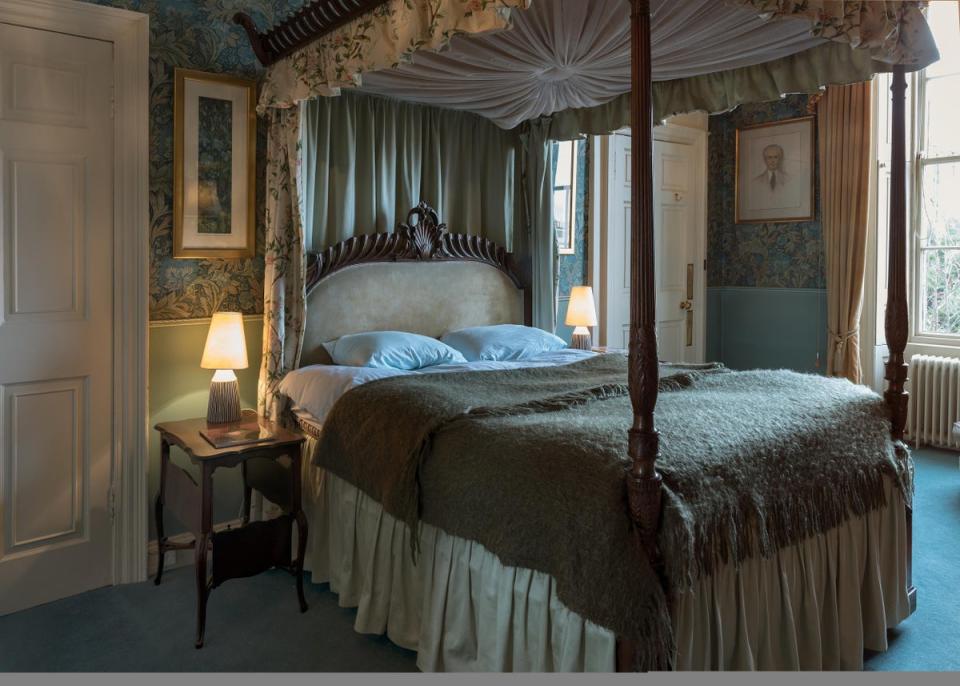 The Stevenson House: The master bedroom, complete with William Morris wallpaper (The Stevenson House)