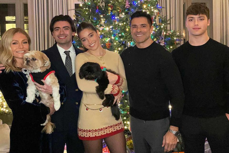 <p>Kelly Ripa/ Instagram</p> Kelly Ripa and Mark Consuelos with their three kids