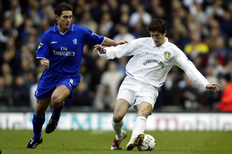 Frank Lampard playing in a match versus Leeds United.