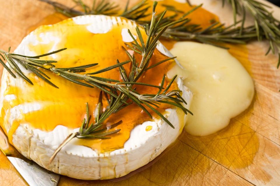 Baked Brie with Honey And Rosemary