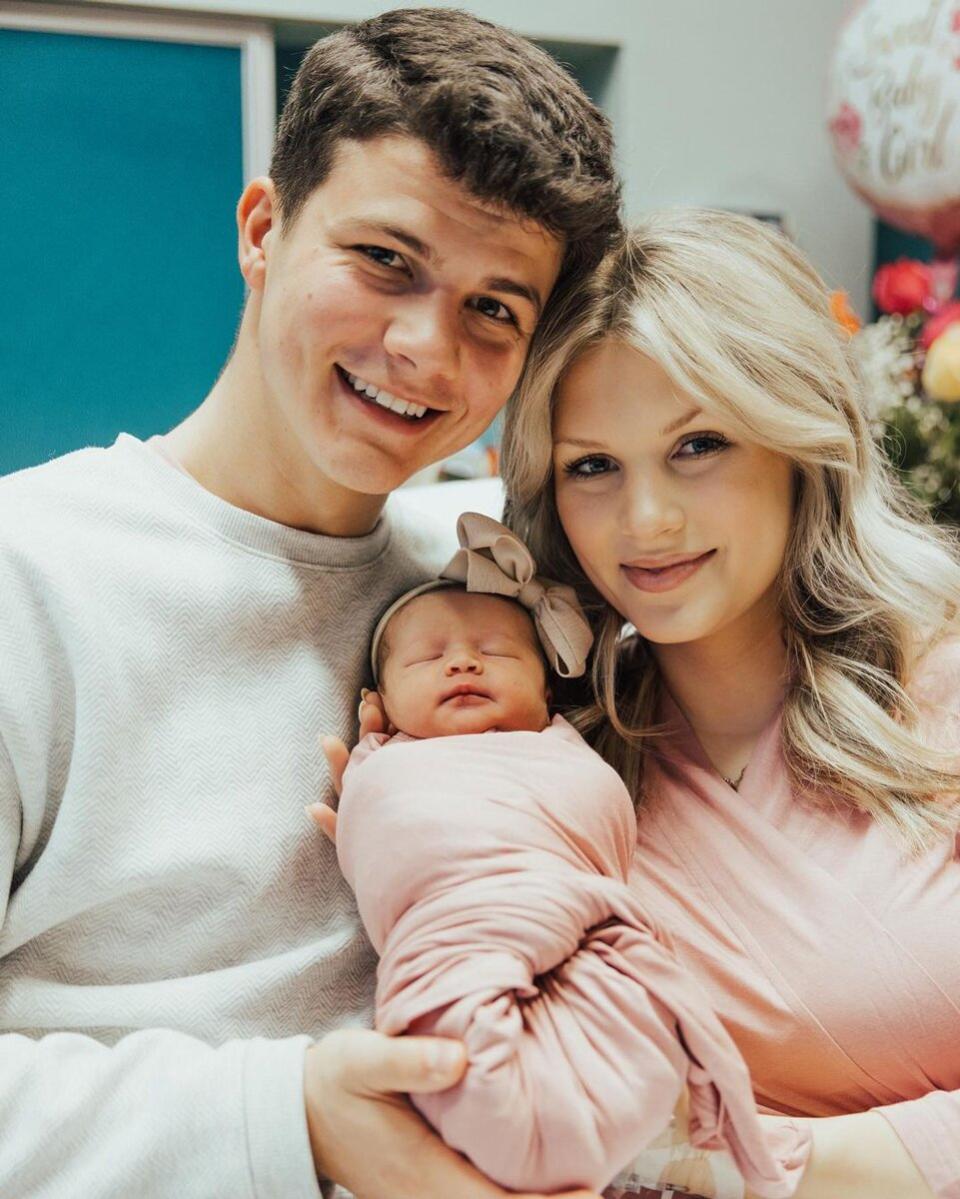 Bringing Up Bates Katie Bates And Husband Travis Clark Welcome First Baby Babe Hailey James