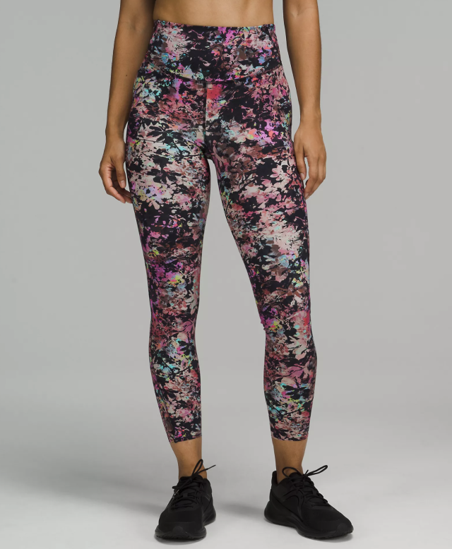 Lululemon Wunder Under Black & White Floral Leggings  White floral leggings,  Floral leggings, Clothes design