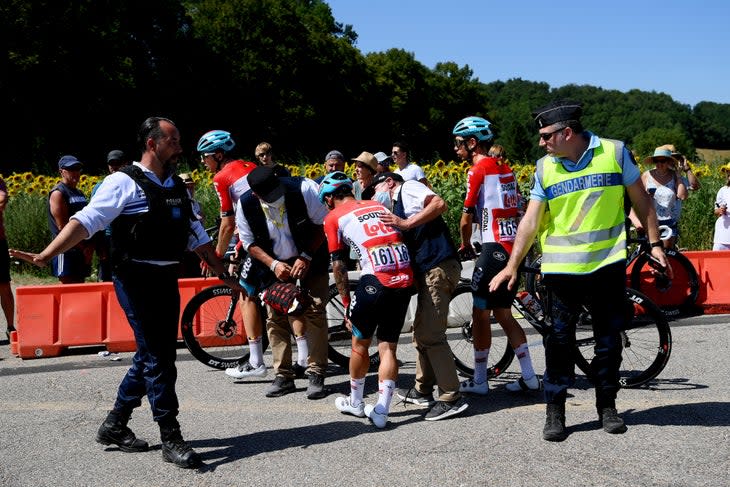 Caleb Ewan came a cropper, hitting a Lotto Soudal teammate’s wheel on a left hand corner (Photo: Alex Broadway/Getty Images)