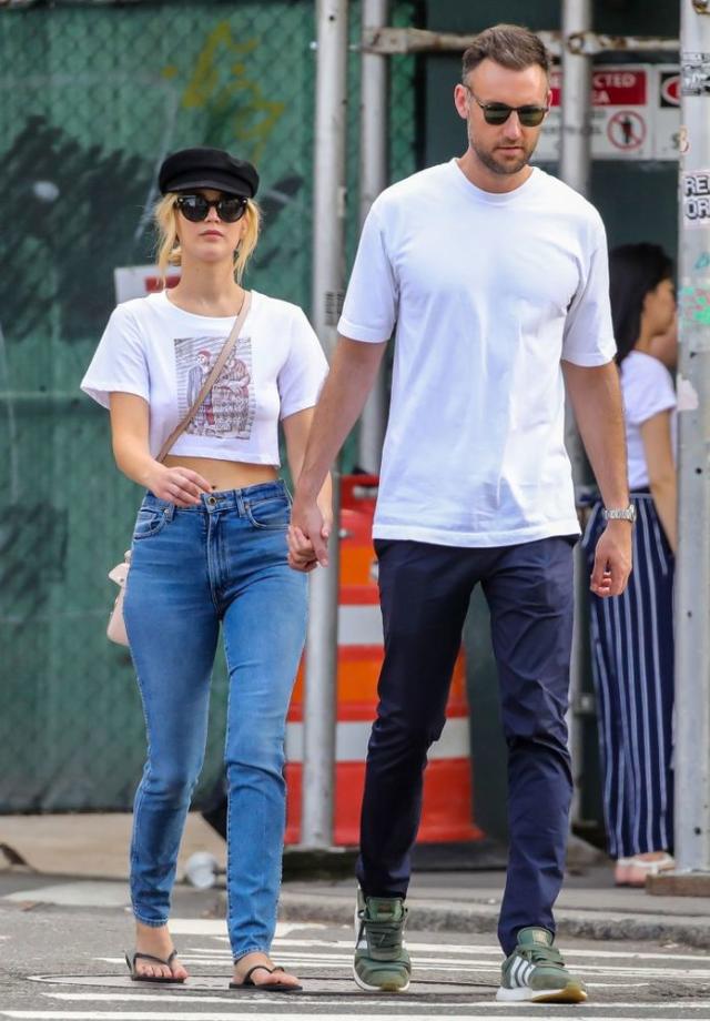 Jennifer Lawrence Looks Comfy in Her Casual Outfit While Stepping Out for  Lunch!, Jennifer Lawrence