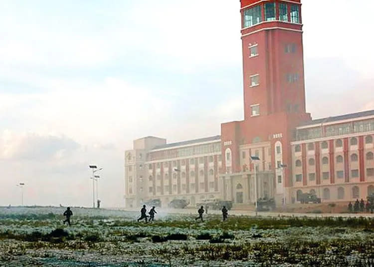 先前中國內蒙古「朱日和合同戰術訓練基地」曾出現台灣總統府的等比例模型。翻攝微博/朱日和合同戰術訓練基地
