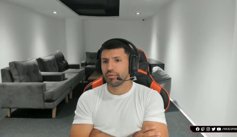 Agüero, muy involucrado en sus streamings